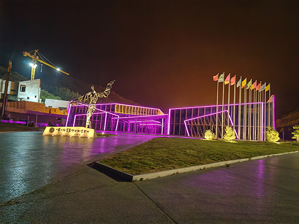 城市亮化是现代城市建设的重要组成部分，它不仅可以美化城市的夜景，还能提升城市的整体形象。随着科技的不断进步，城市亮化也得到了更多的关注和创新。本文将介绍一些关于城市亮化的创意和技术，帮助读者了解临夏县城市亮化的重要性以及如何进行临夏县城市亮化的规划和实施。